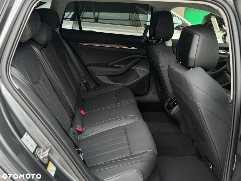 Skoda Superb 2.0 TSI L&K DSG - 33