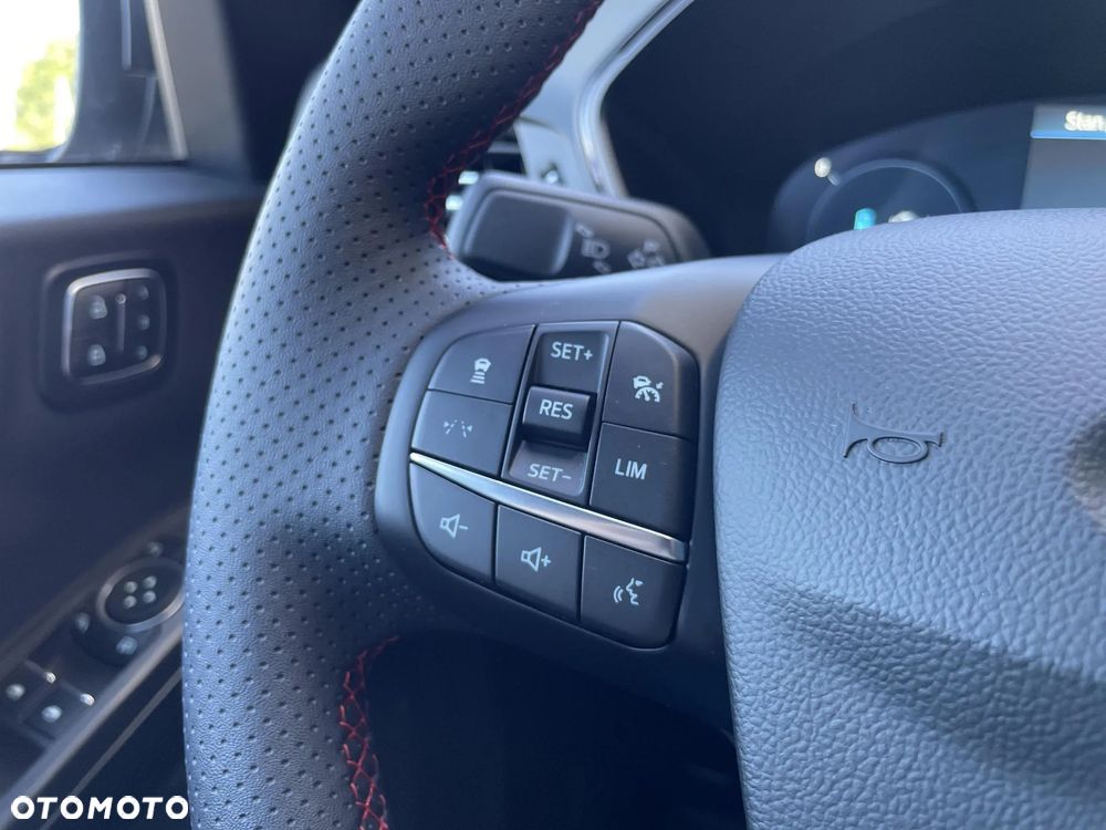 Ford Kuga 2.5 Duratec FHEV ST-LINE X - 18