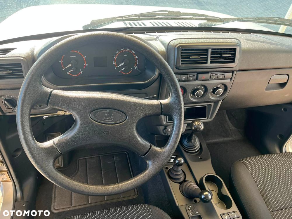 Lada Niva - 10