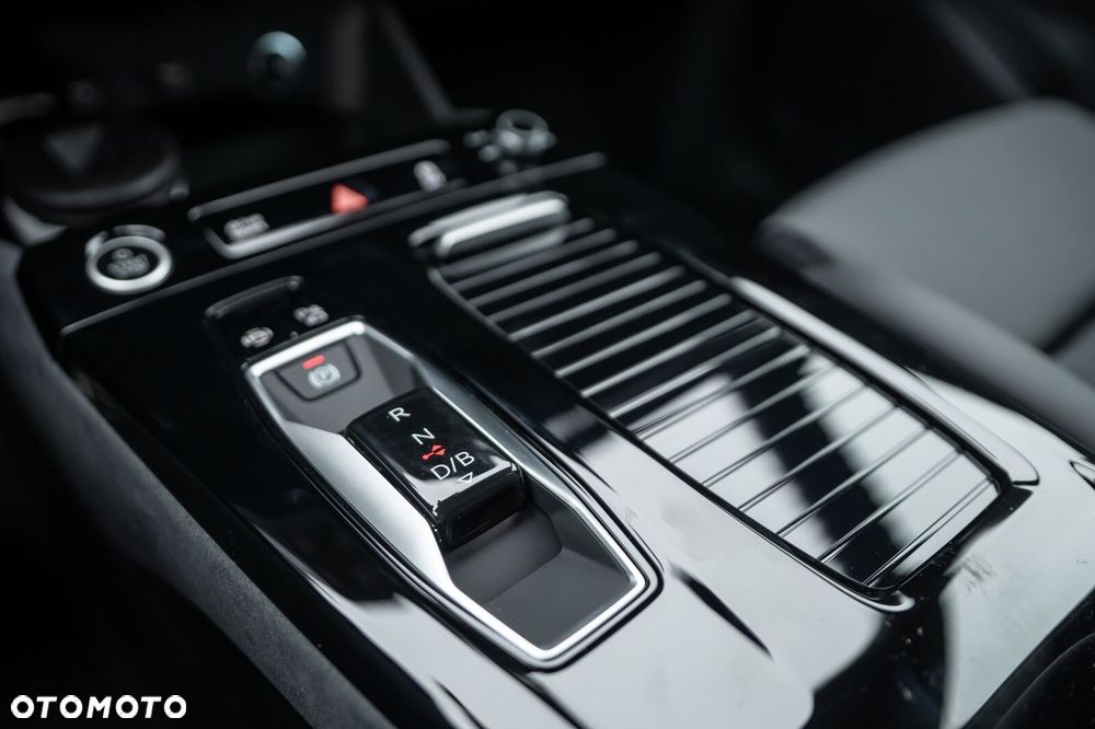 Audi Q6 e-tron - 29