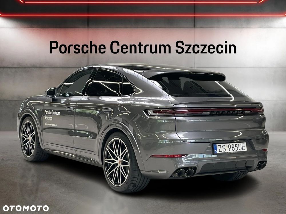 Porsche Cayenne Coupe E-Hybrid PHEV - 3