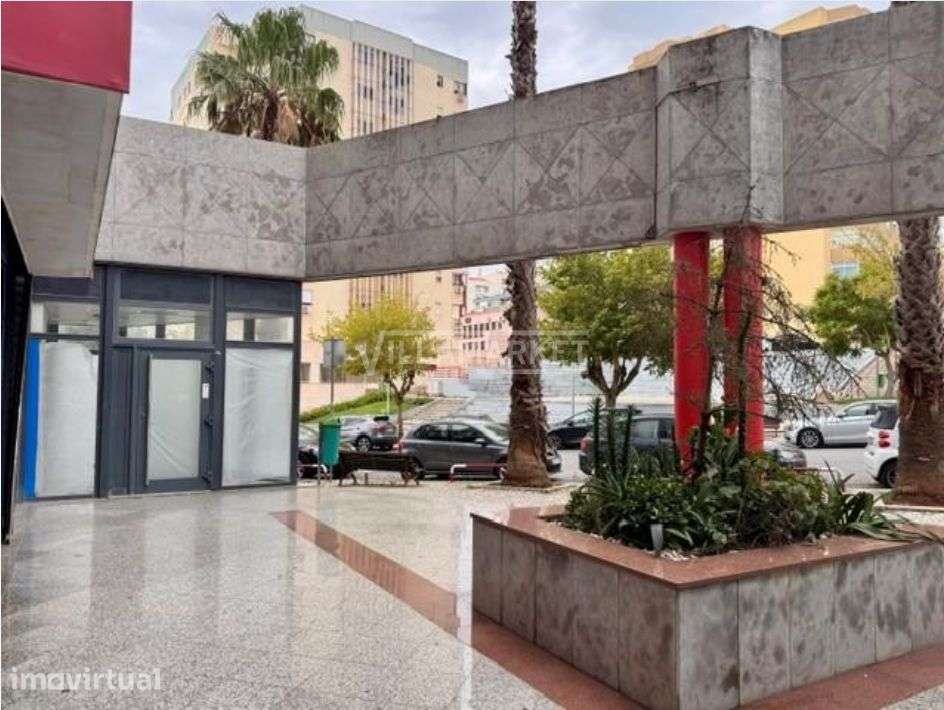 Loja Comercial da banca com 51m2 situada na Ramada em Odivelas - Grande imagem: 3/10