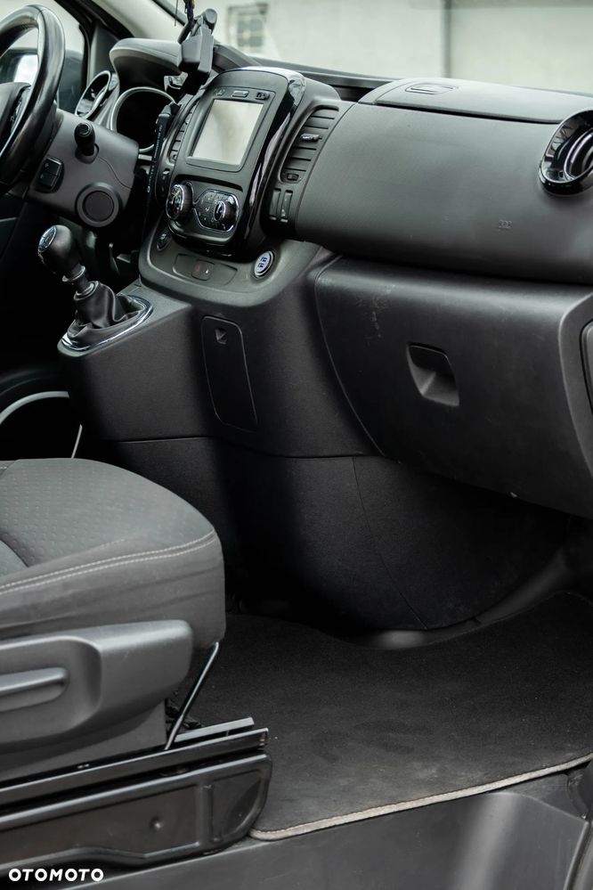 Opel Vivaro L2H1 2,9t Elegance Business - 23
