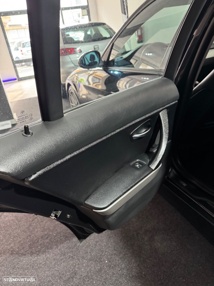 BMW 318 d LifeStyle - 9