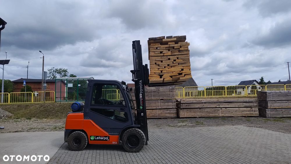 Toyota 02-8FGF30 - 25