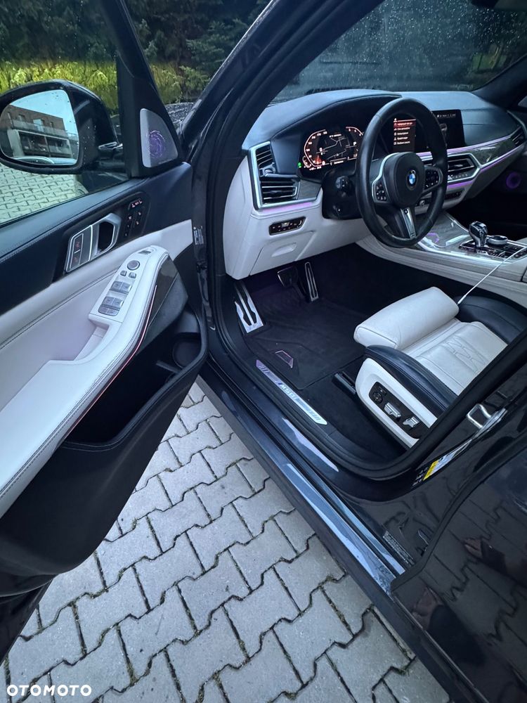 BMW X7 M50i sport - 13