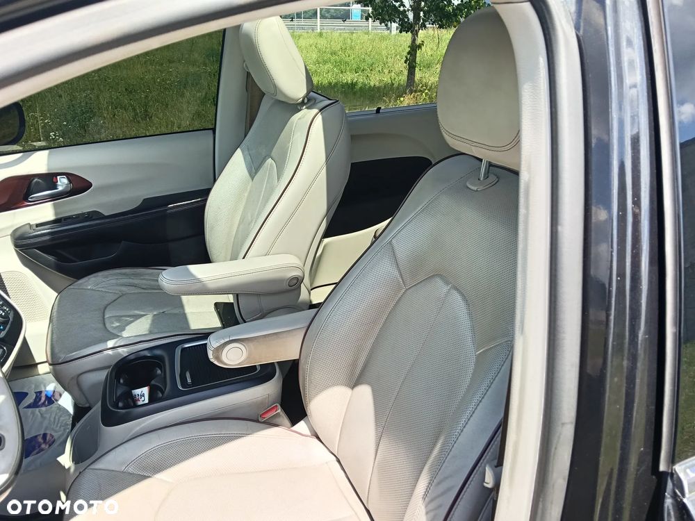 Chrysler Pacifica - 18