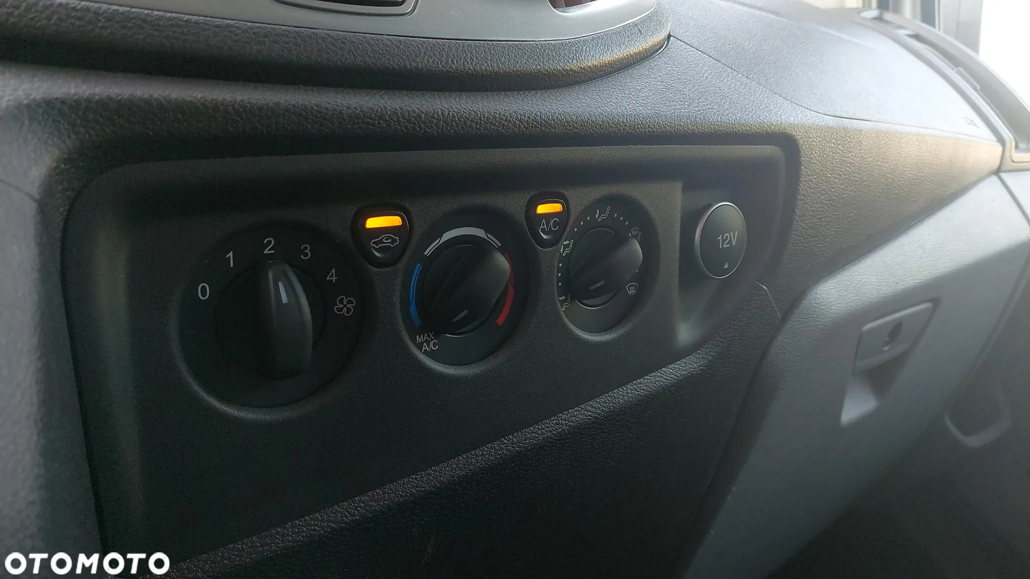 Ford Transit 350 L3H2 Trend - 32