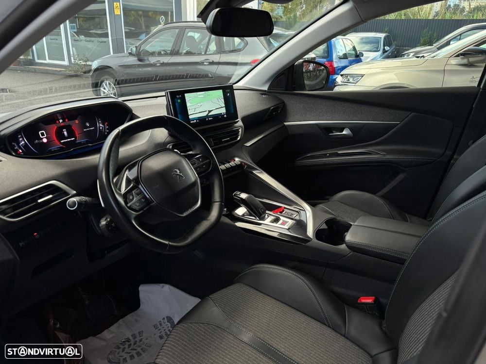 Peugeot 5008 1.5 BlueHDi Allure Pack EAT8 - 17