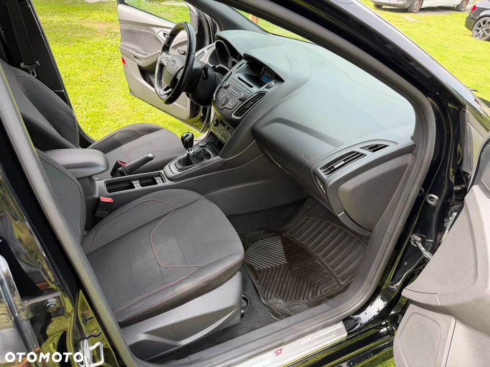 Ford Focus 1.0 EcoBoost Start-Stopp-System ST-LINE - 14