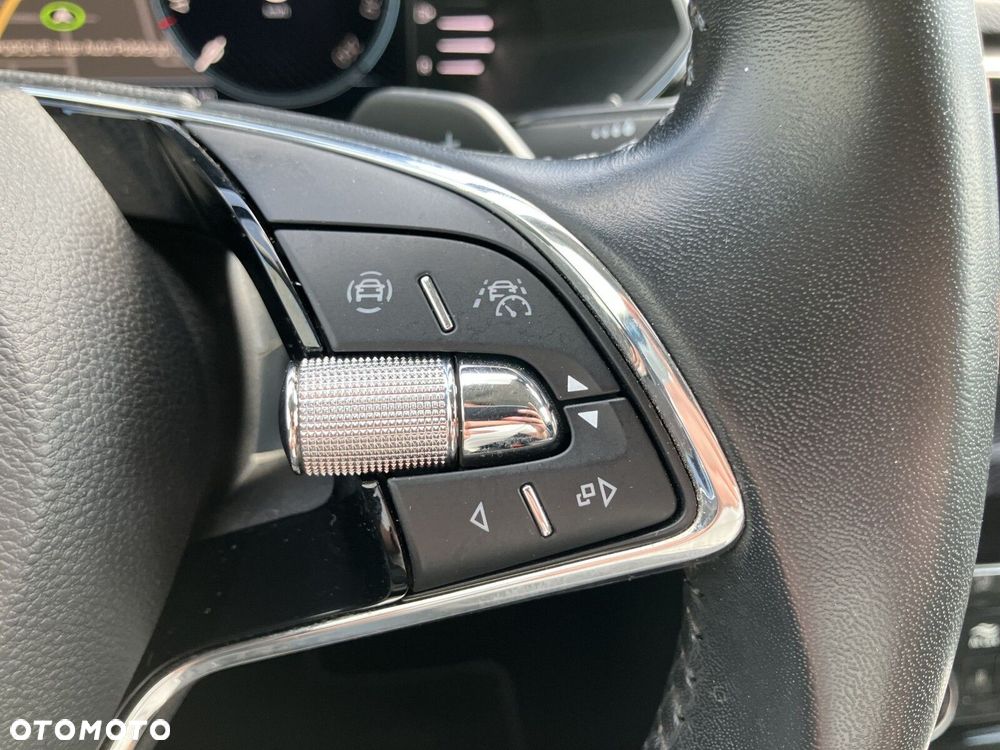Skoda Superb 2.0 TDI SCR L&K DSG - 18