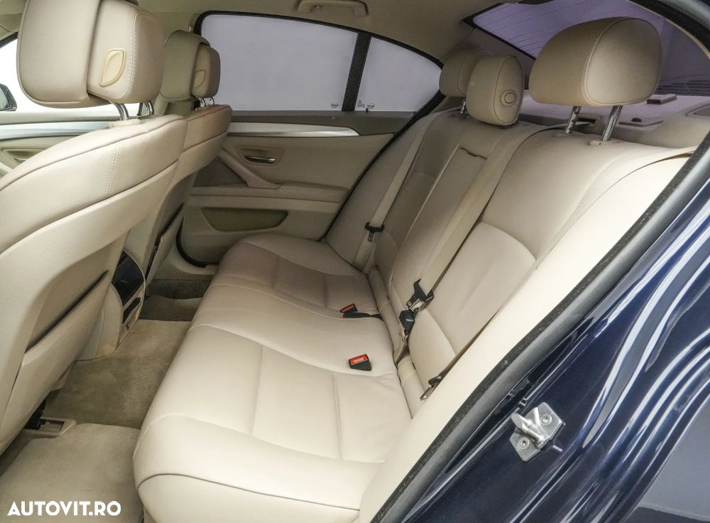 BMW Seria 5 530d Sport-Aut. Luxury Line - 16