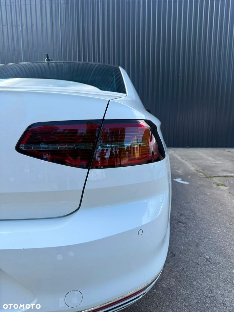 Volkswagen Passat - 14