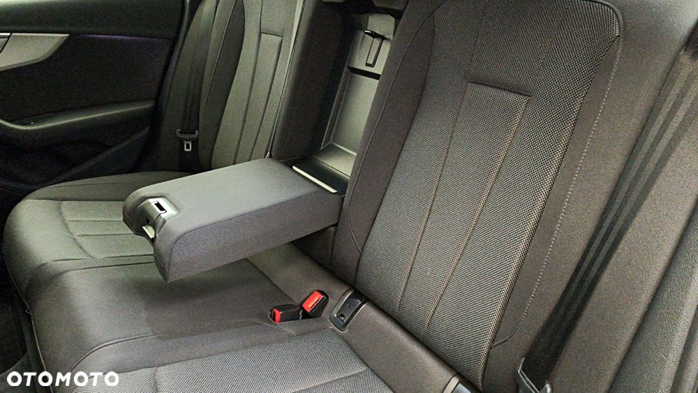 Audi A4 Avant 35 TDI mHEV S tronic - 13
