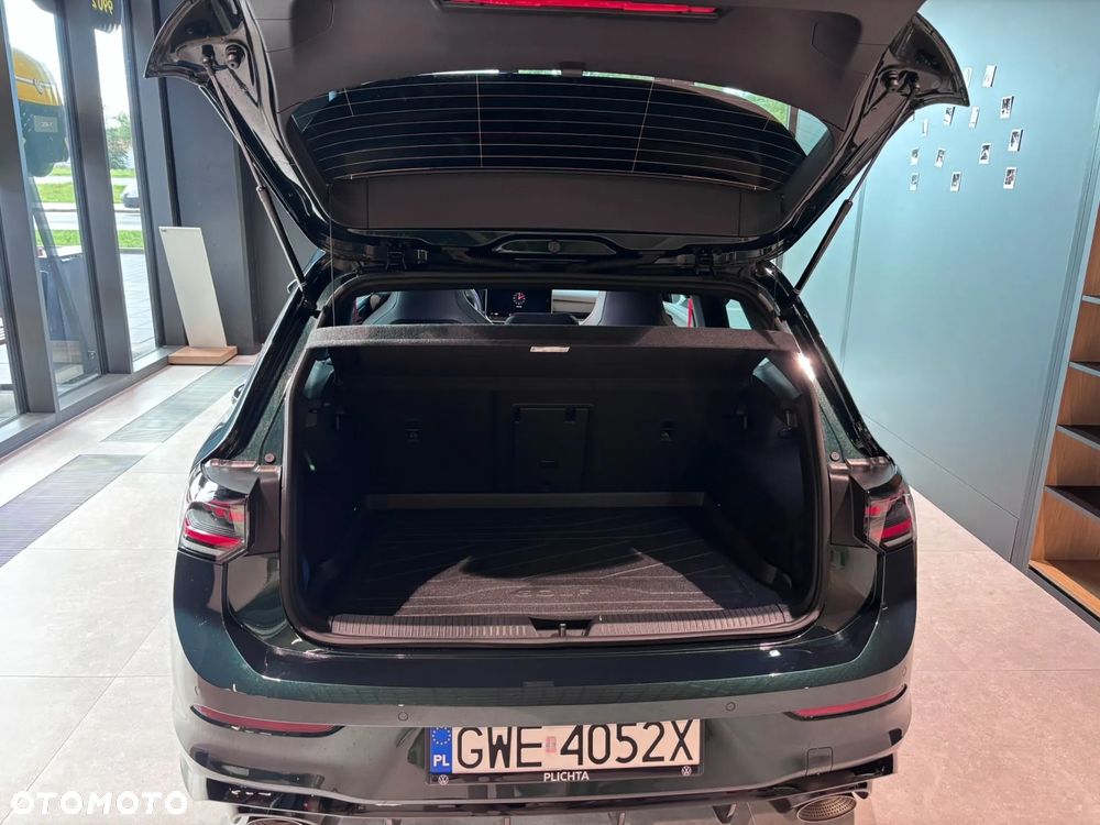Volkswagen Golf - 8