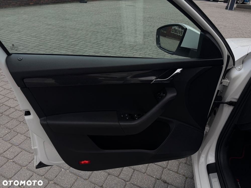 Skoda Octavia 2.0 TDI DPF DSG RS - 13