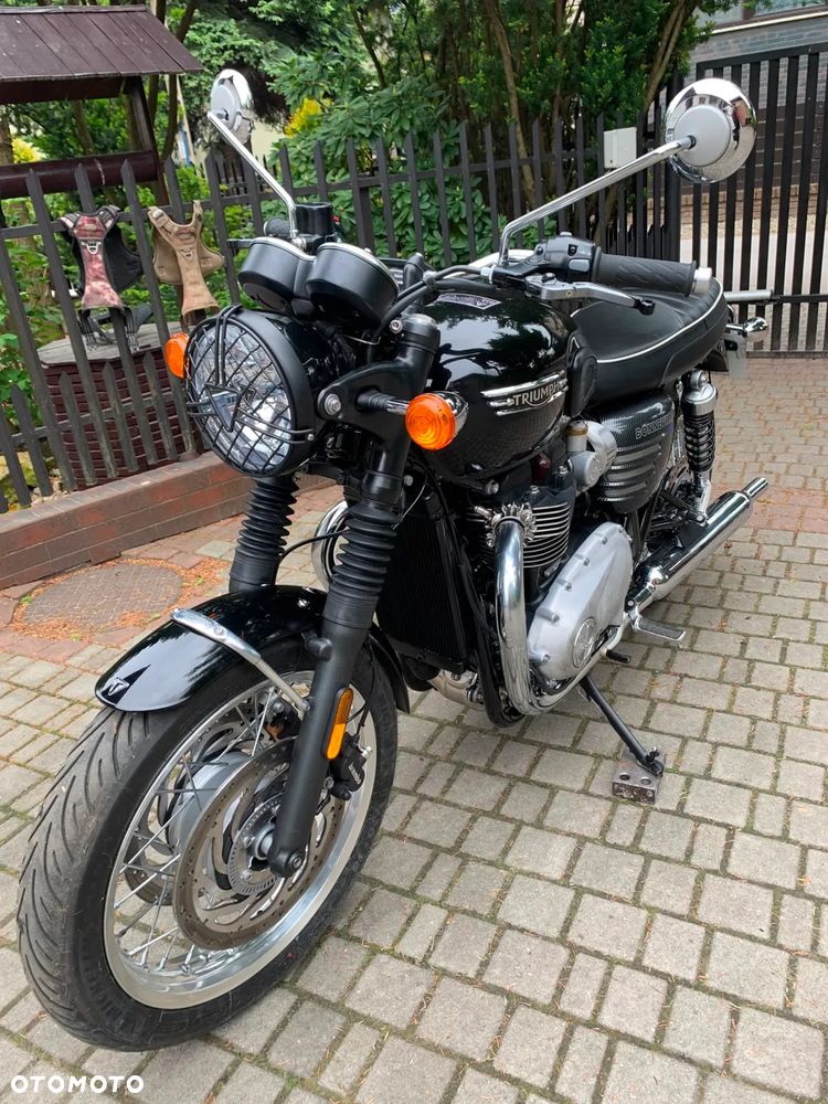 Triumph Bonneville - 5