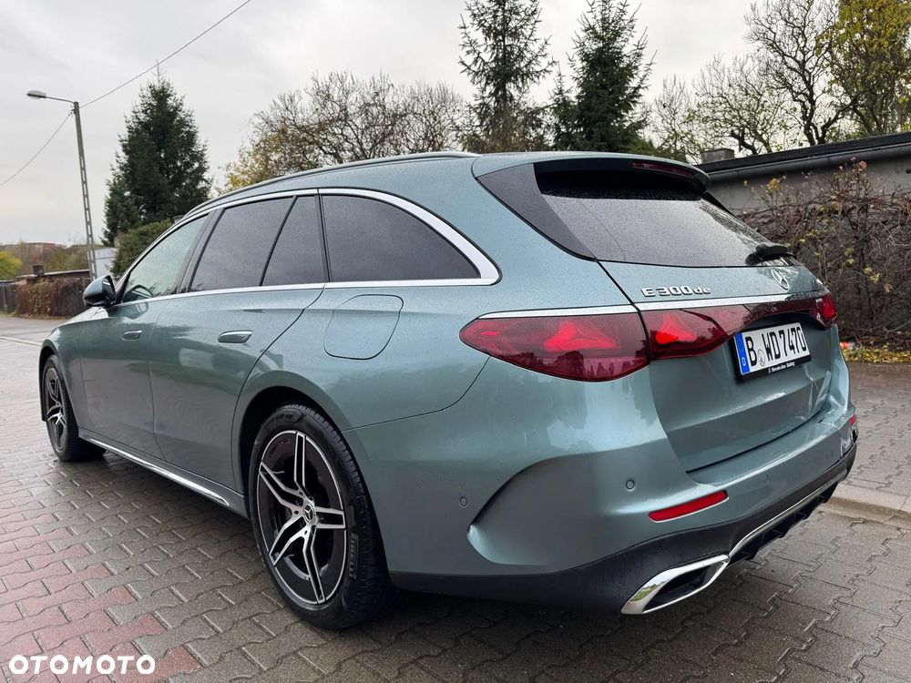 Mercedes-Benz Klasa E 220 d T 4Matic 9G-TRONIC Edition AMG Line - 3