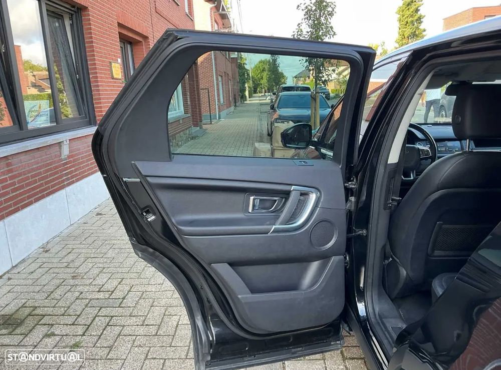 Land Rover Discovery Sport 2.0 TD4 SE Auto - 29