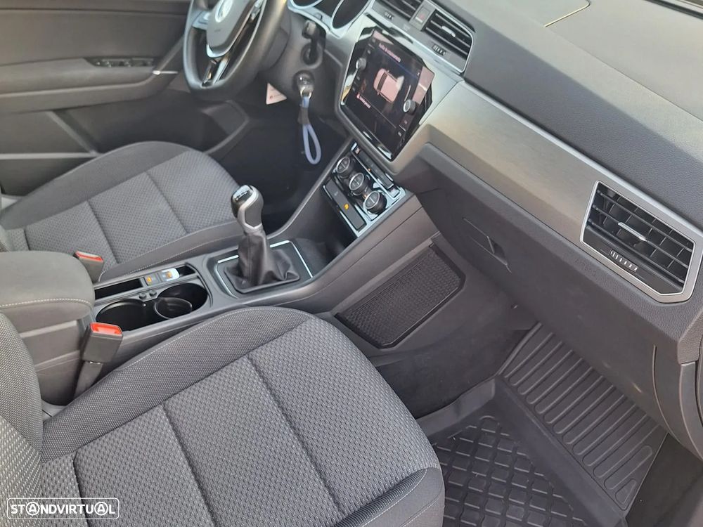 VW Touran 2.0 TDI Confortline - 16