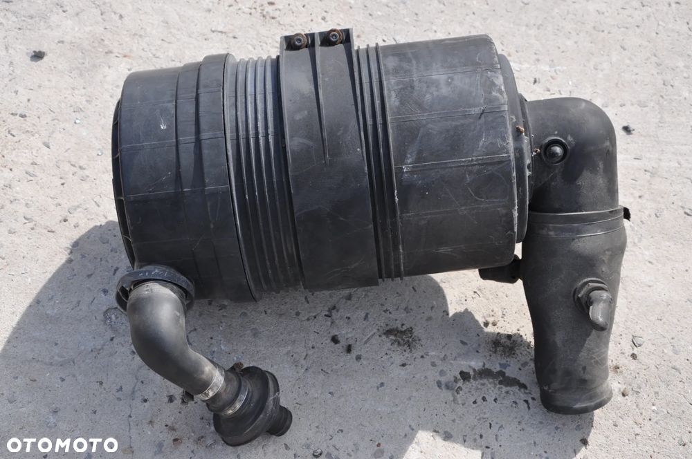 OBUDOWA FILTRA POWIETRZA MASSEY FERGUSON 7480 6480 6485 - 3