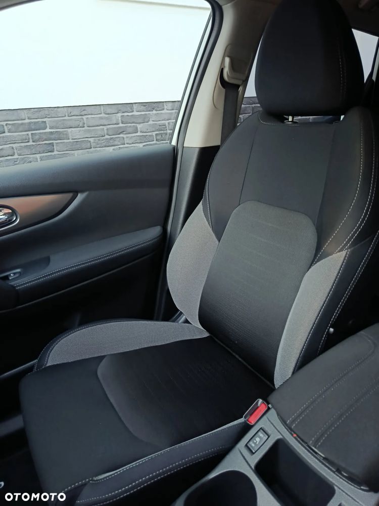 Nissan Qashqai 1.2 DIG-T N-Connecta Xtronic EU6 - 8