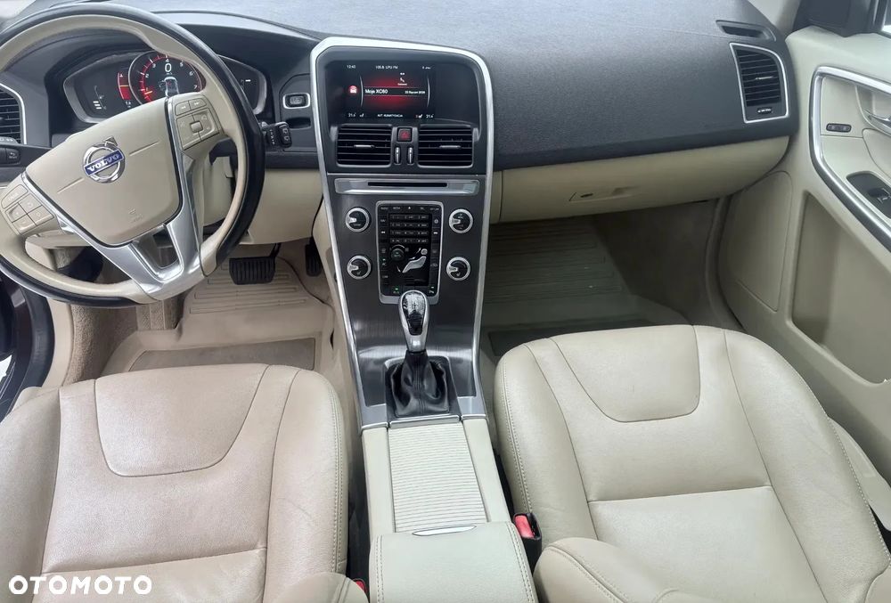 Volvo XC 60 T5 AWD Summum - 1