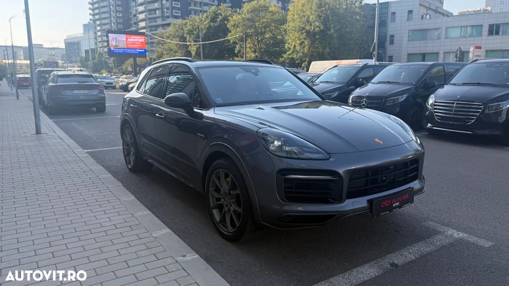 Porsche Cayenne E-Hybrid - 6