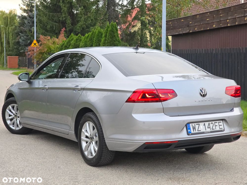Volkswagen Passat - 4