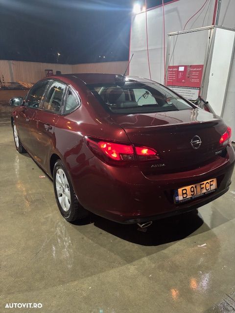 Opel Astra 1.4 Turbo ECOTEC Cosmo - 3