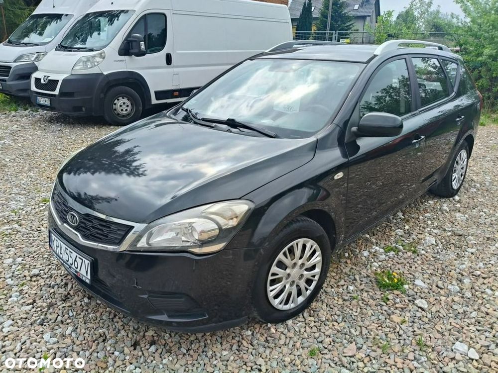 Kia Ceed - 9