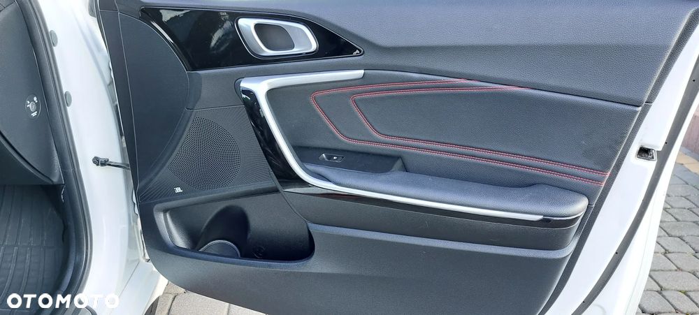 Kia ProCeed - 26