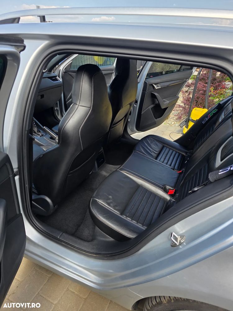 Skoda Octavia 2.0 TDI DSG RS - 8