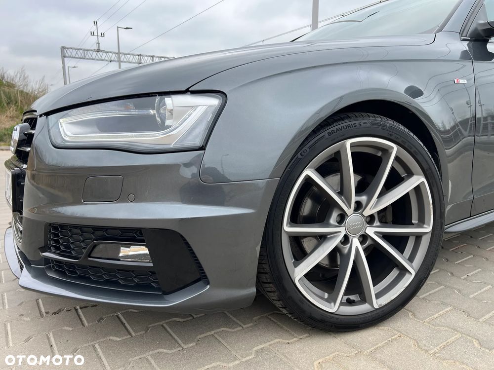 Audi A4 Avant 2.0 TDI DPF quattro S tronic S line Sportpaket - 10