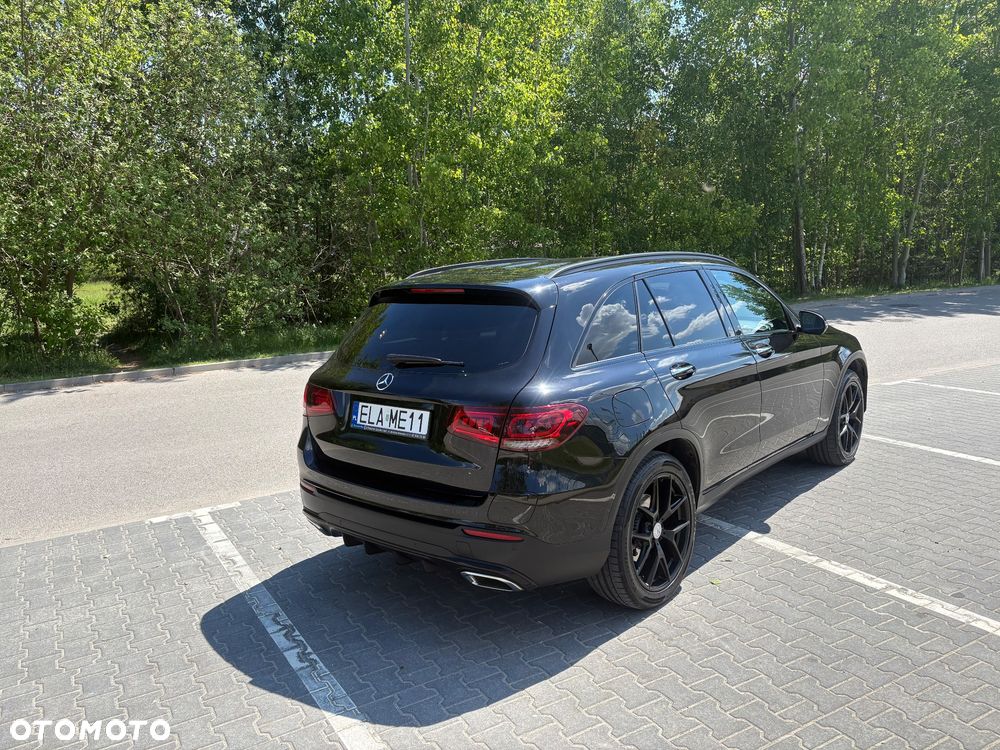 Mercedes-Benz GLC 300 e 4Matic 9G-TRONIC AMG Line - 5