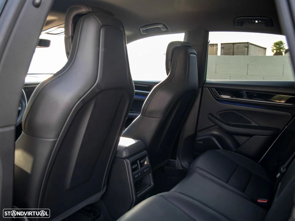 Porsche Macan Electric - 24
