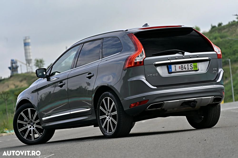 Volvo XC 60 D5 AWD Geartronic Summum - 5