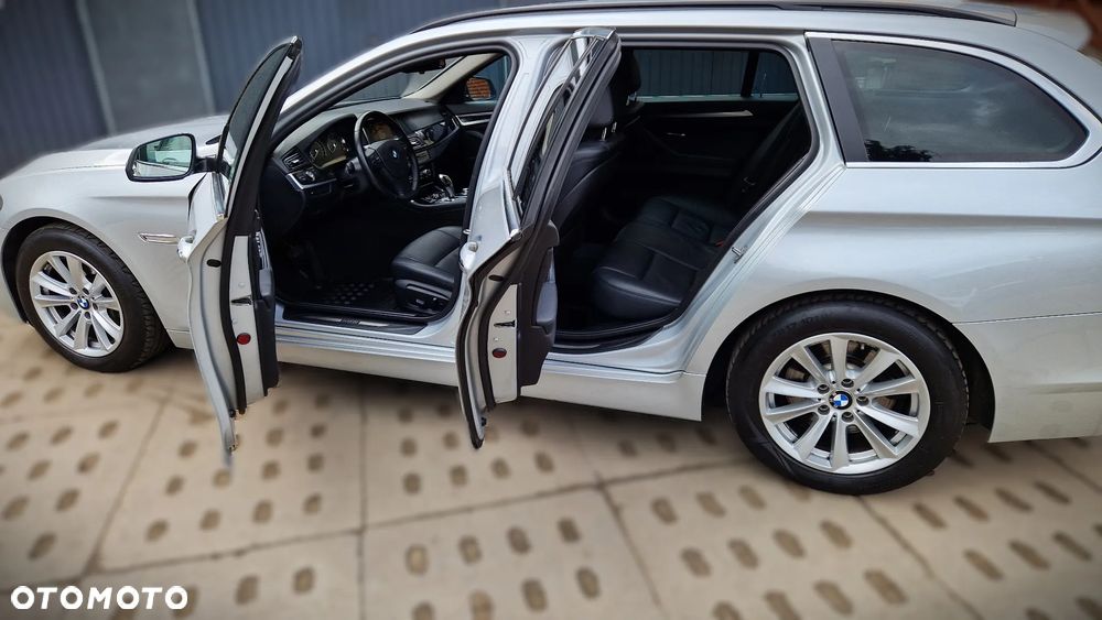BMW Seria 5 525d - 24