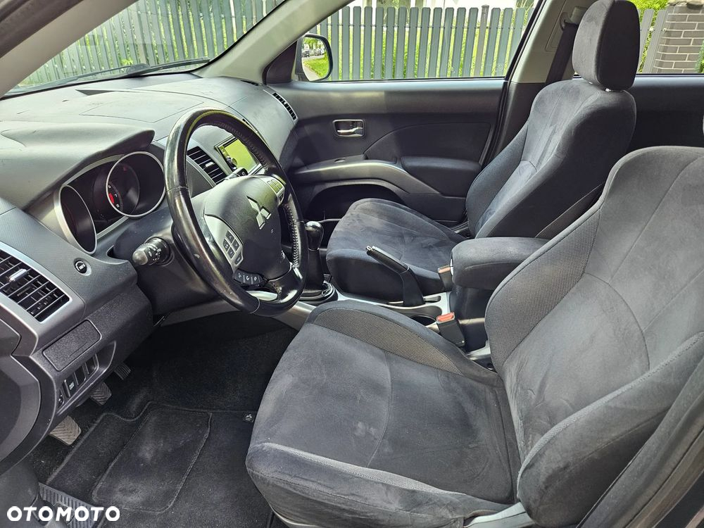 Mitsubishi Outlander - 22
