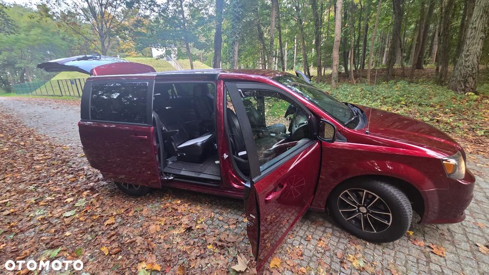 Dodge Grand Caravan - 15