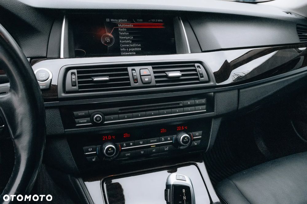 BMW Seria 5 528i xDrive - 17