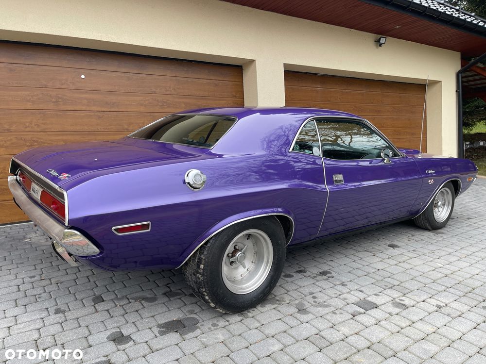 Dodge Challenger - 8