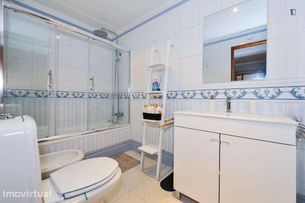 Quarto - localizado em Setubal - Grande imagem: 5/10