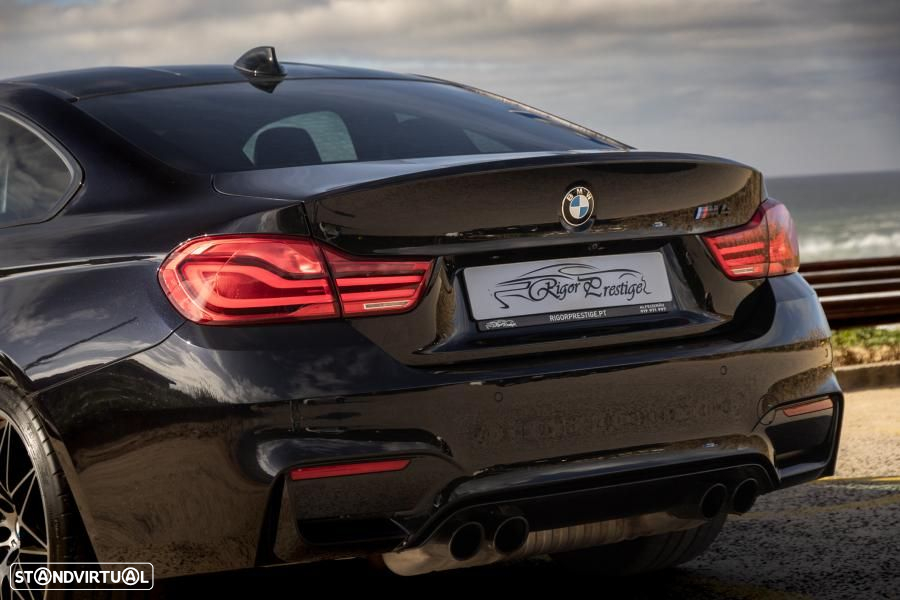 BMW M4 Coupe DKG Competition - 18