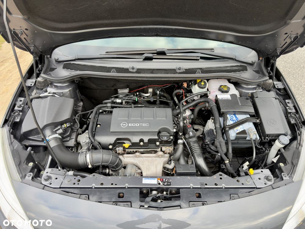 Opel Astra 1.4 Turbo Color Edition - 24