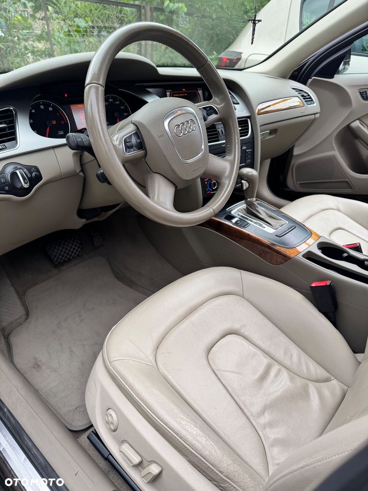 Audi A4 Limousine - 16