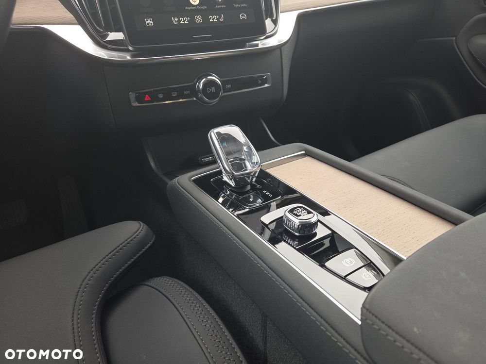 Volvo XC 90 B5 B AWD Plus Bright - 24