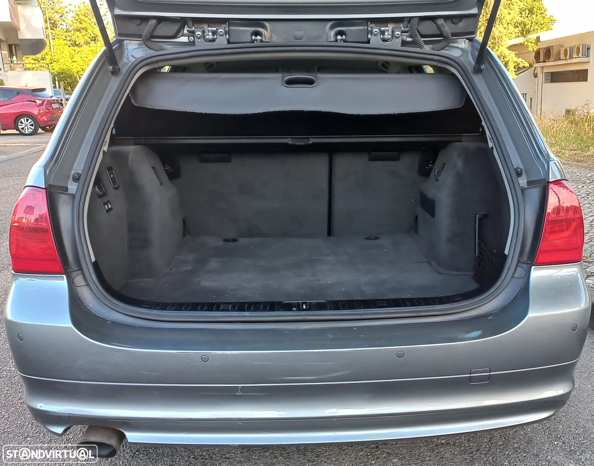 BMW 318 d Touring LifeStyle - 15
