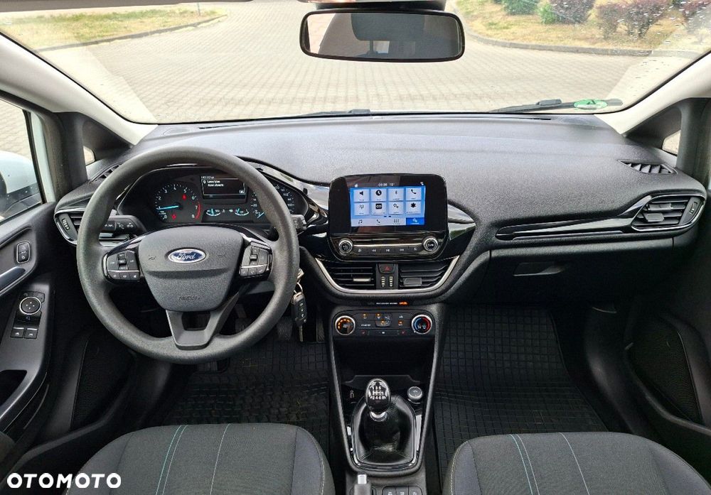 Ford Fiesta - 25