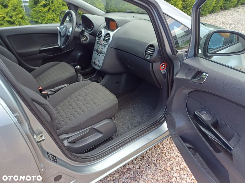 Opel Corsa 1.4 16V Active - 12